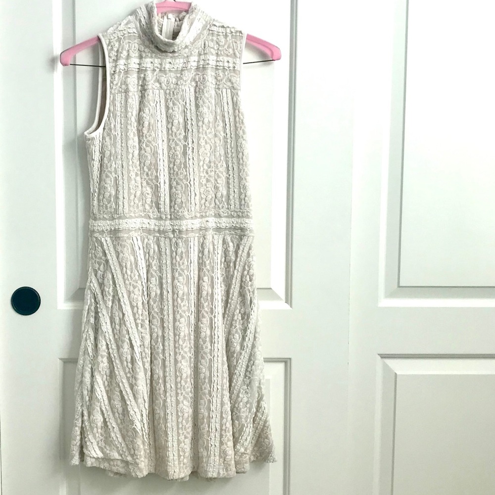 Creme Vince Camuto Dress - Size Small